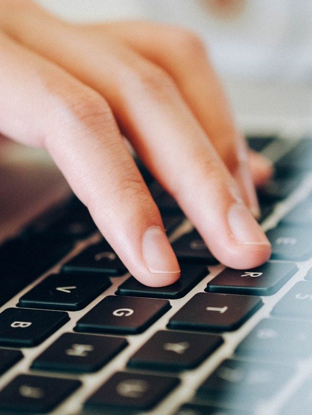 laptop, human hands, keyboard-820274 laptop, human hands, keyboard